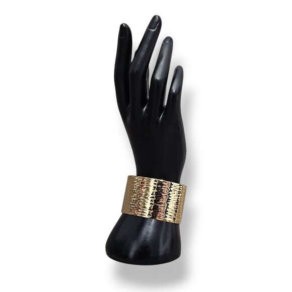 Gold Tone Vintage Textured Wide Chunky Retro Metallic Polished Cuff Bracelet - Picture 1 of 5